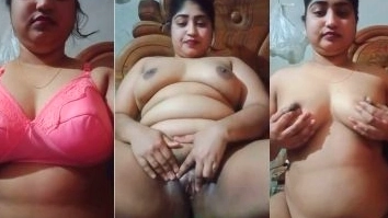 Bhojpuri Bf Desi Woman’s Wet Chut and Nude Fingers