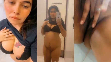 Big-ass girl’s Bhojpuri Bf fingers