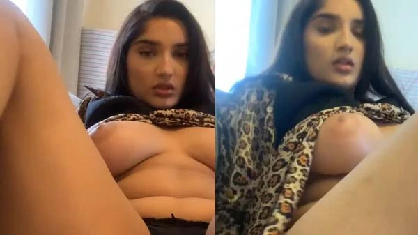 Breasts Showcased in Sexy Bf Hindi Mein Video