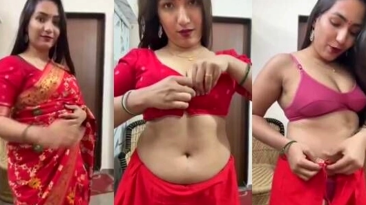 Dynamic Live Performance by Saree Bhabhi in Village Xnxx